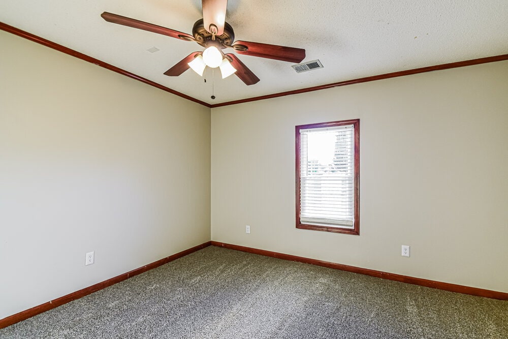 Building Photo - 7182 Golden Oaks Loop E
