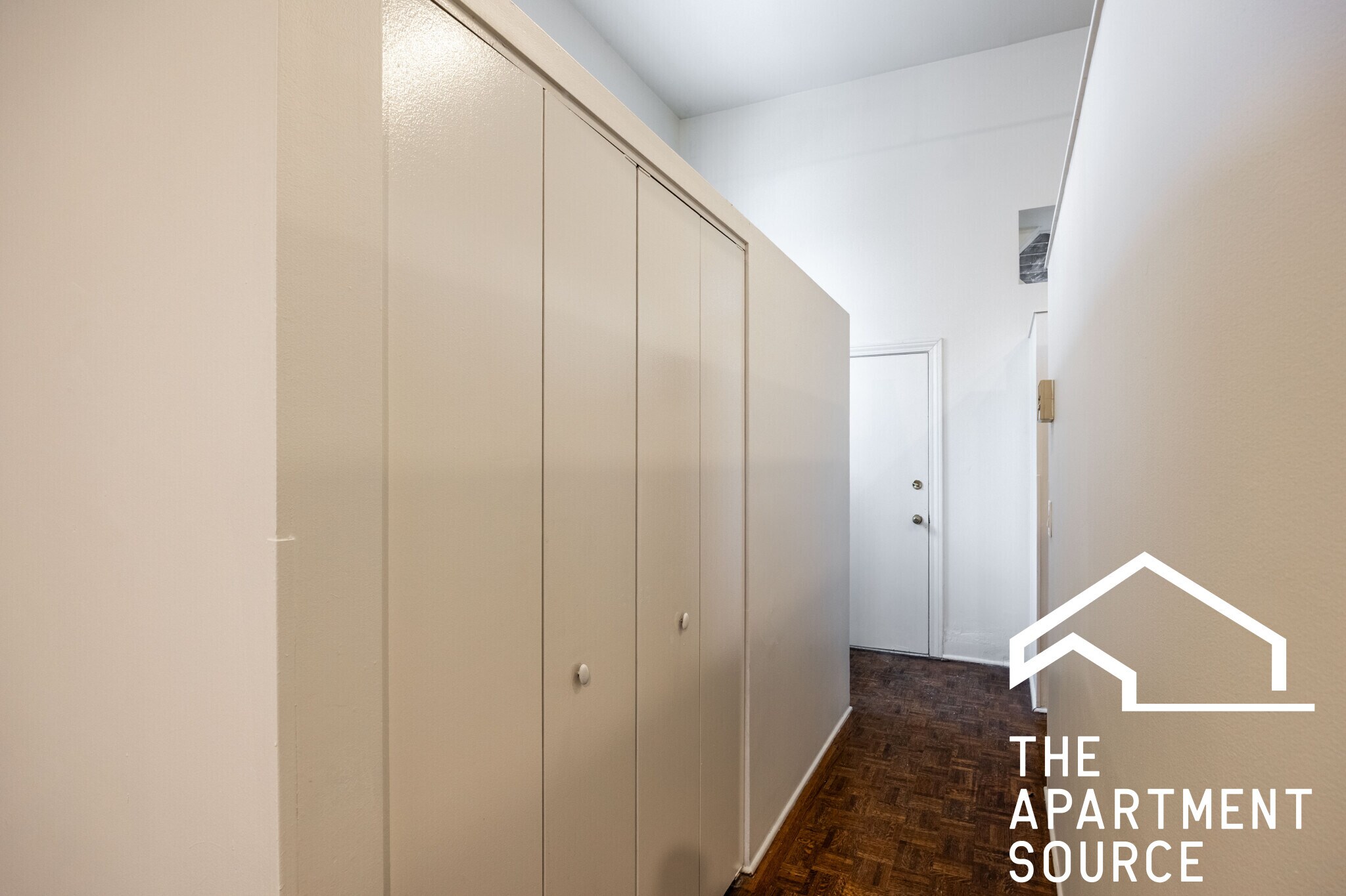 Building Photo - 2059 N Clifton Ave