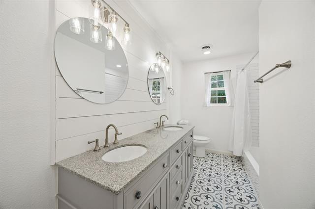 Building Photo - 9670 Lynbrook Dr