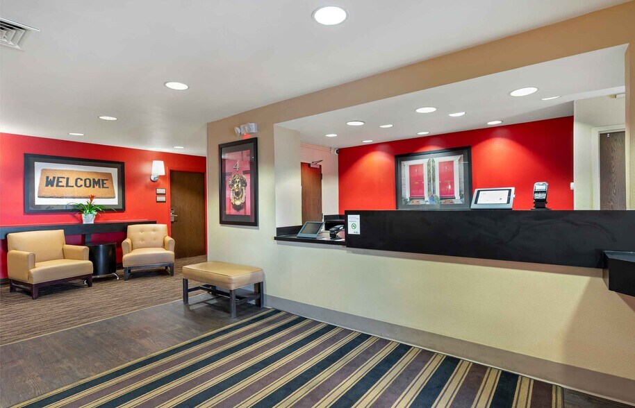 Building Photo - Furnished Studio-Indianapolis - Castleton