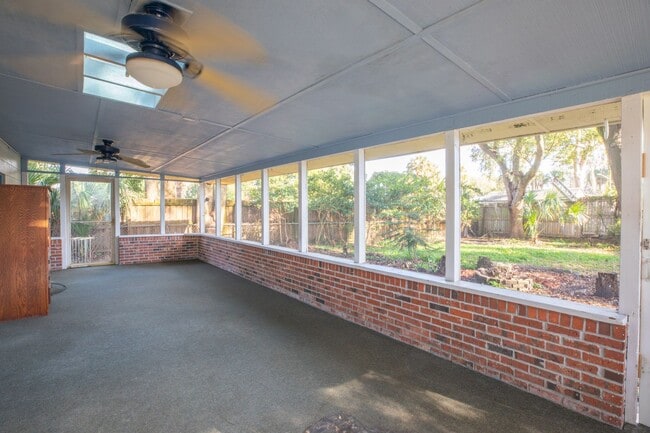 Building Photo - Glynlea Park