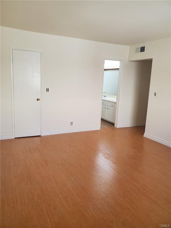 Master - 14141 Dickens St