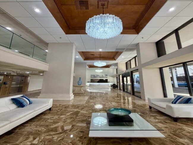 Building Photo - 6061 Collins Ave