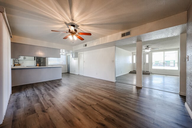 Building Photo - 408 W Oraibi Dr