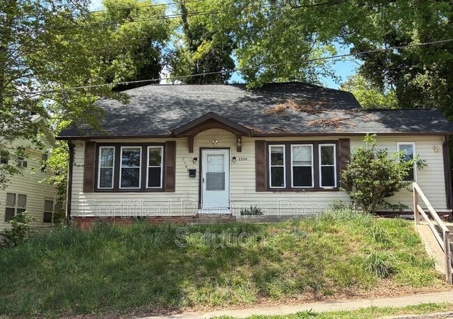 Building Photo - 2304 Montrose Ave