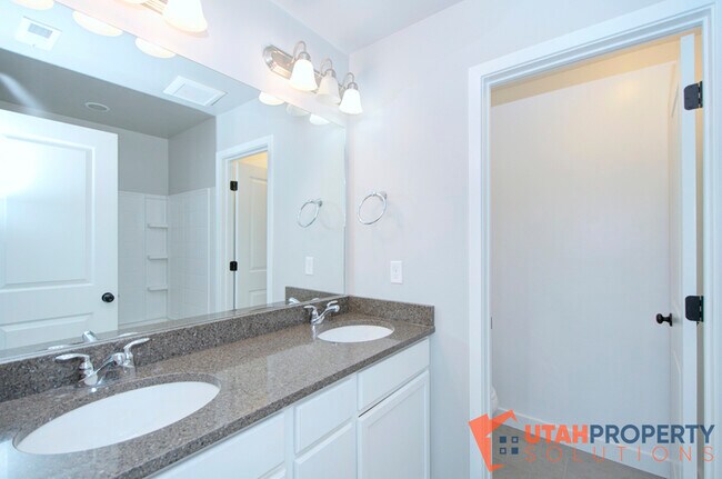 Building Photo - 5348 W South Jordan Pky