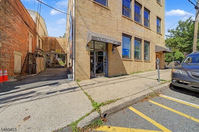 Building Photo - 110 Cornelia St