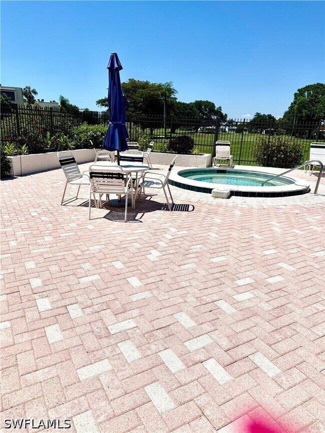 Building Photo - 3605 Boca Ciega Dr