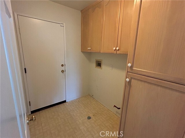Building Photo - 2971 Peach Tree St