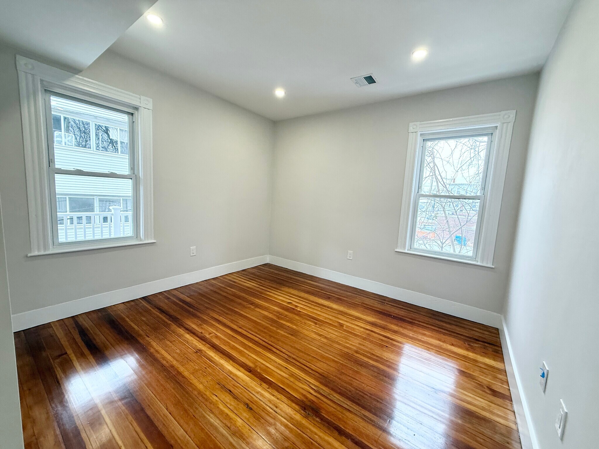 Building Photo - 32 Raven St