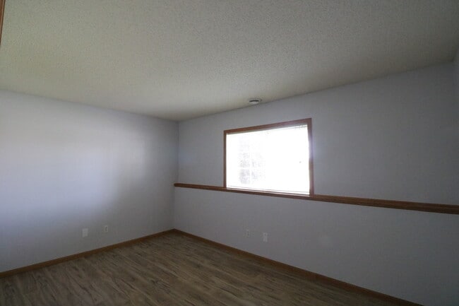 Building Photo - 7860 Old Carriage Ct