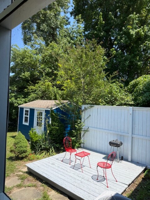 Building Photo - 215 Blackwell Rd