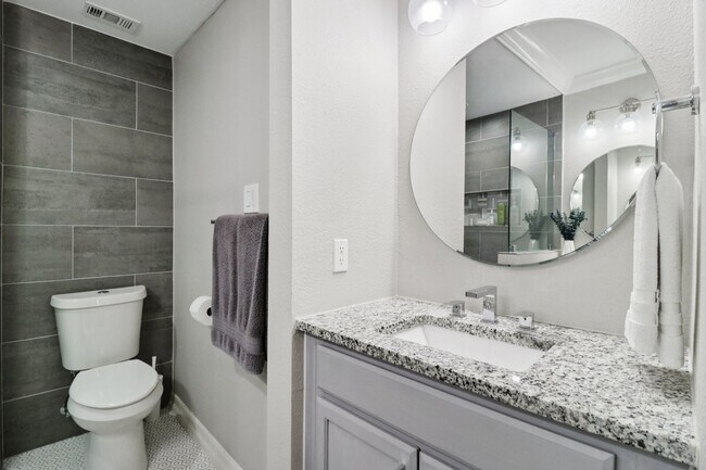 Building Photo - Beautifully Renovated Home with a Large Yard