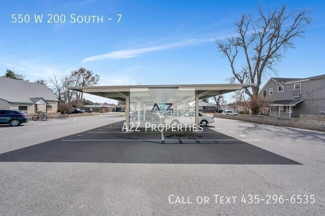 Building Photo - 550 W 200 S