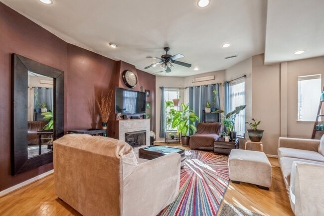 Building Photo - 4519 S Calumet Ave