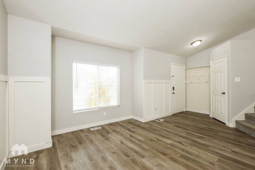 Building Photo - 1652 N 2275 W