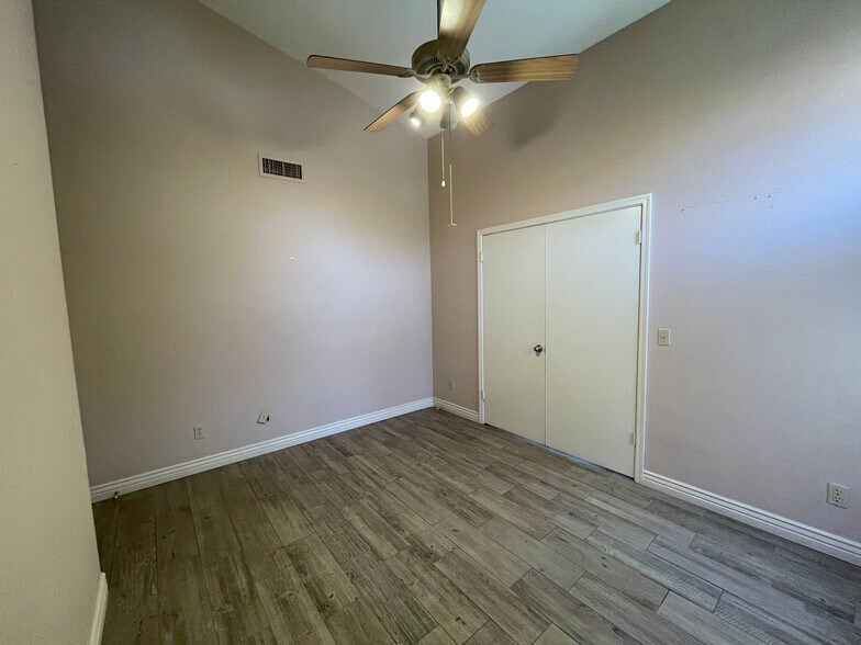 Den - 1220 W Butler Dr