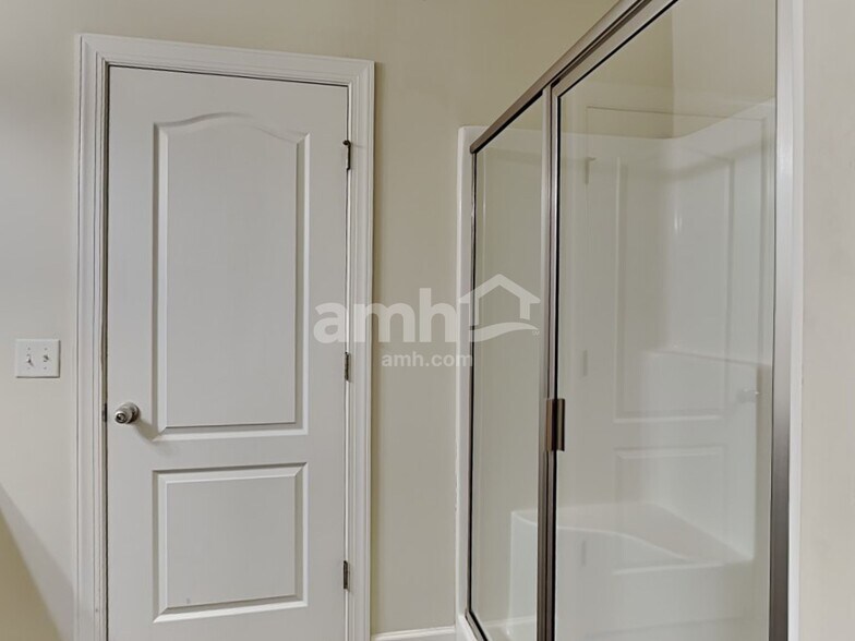 Building Photo - 908 Cabernet Trl