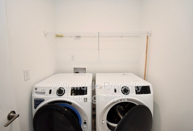 Building Photo - 2534 Hutch Ln