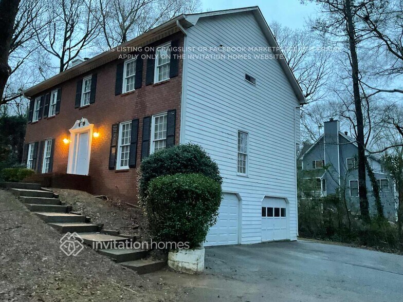 Building Photo - 4122 Deerbrook Way SW