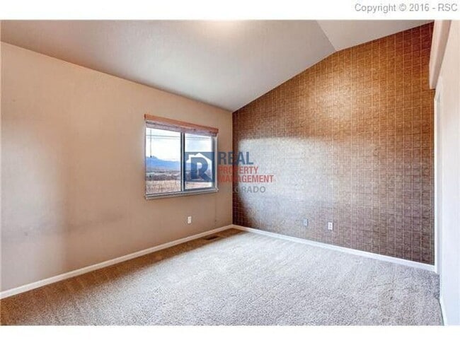 Building Photo - 8044 Lodi Ln