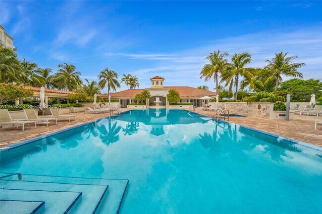 Building Photo - 20000 E Country Club Dr