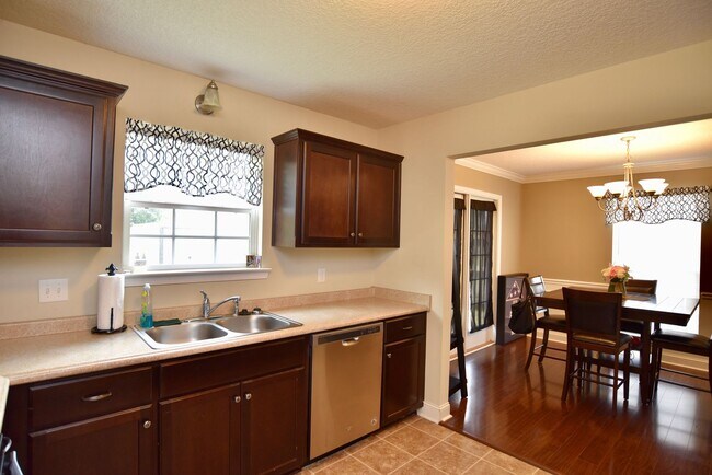 Building Photo - 253 Augusta Way