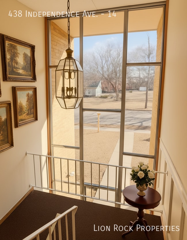 Building Photo - 438 Independence Ave N