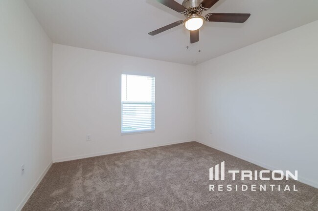 Building Photo - 2045 Amber Sweet Cir