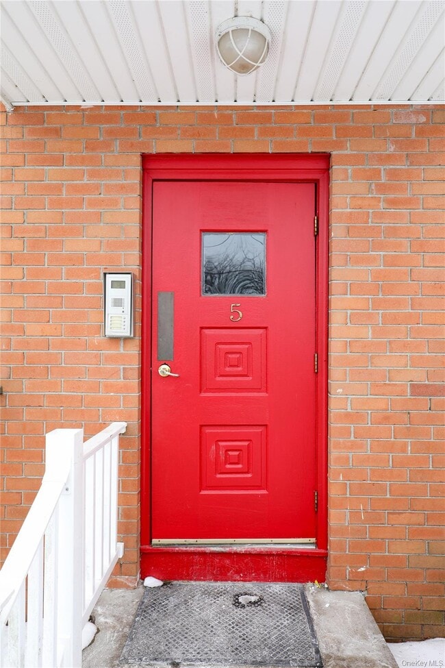 Building Photo - 30 Lamb Ave