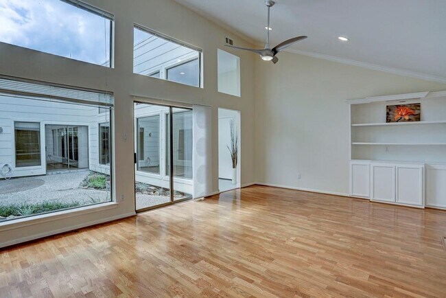 Building Photo - 13819 Starhill Ct