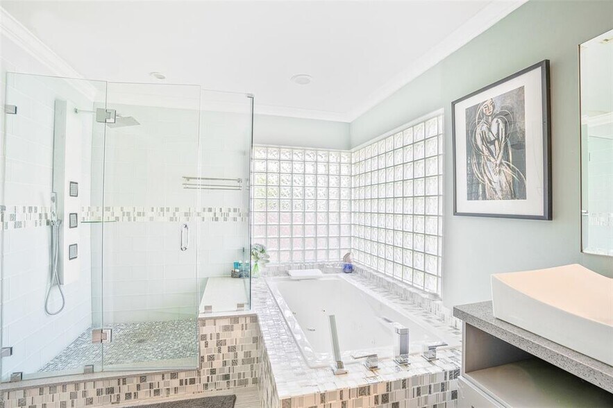 Building Photo - 6429 NW 50th St