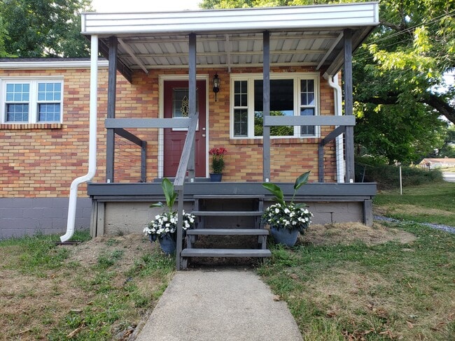 Building Photo - 315 Forliview Rd