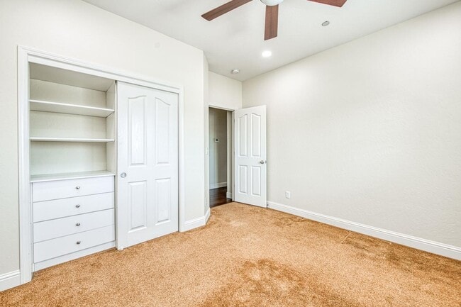 Building Photo - 10509 N Sierra Vista Ave