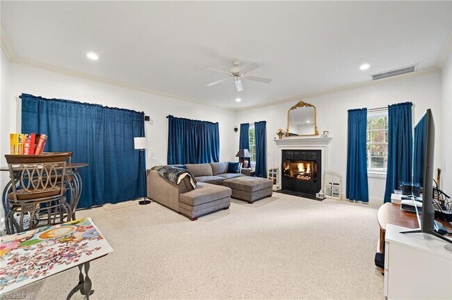 Building Photo - 7517 Henson Forest Dr
