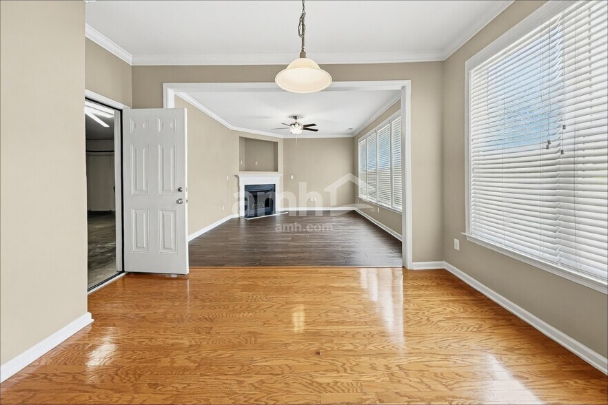 Building Photo - 317 Collinsworth Dr