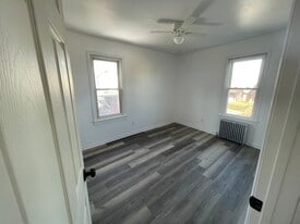 Building Photo - 2439 S East St