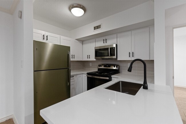 Building Photo - 5353 Institute Ln