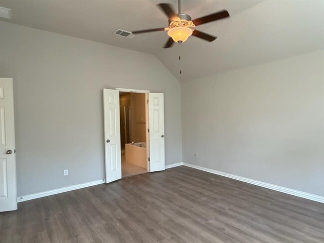Building Photo - 8200 Cannon Ct