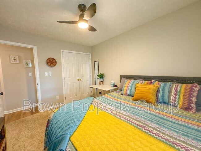 Building Photo - 5813 Bacarro Pl