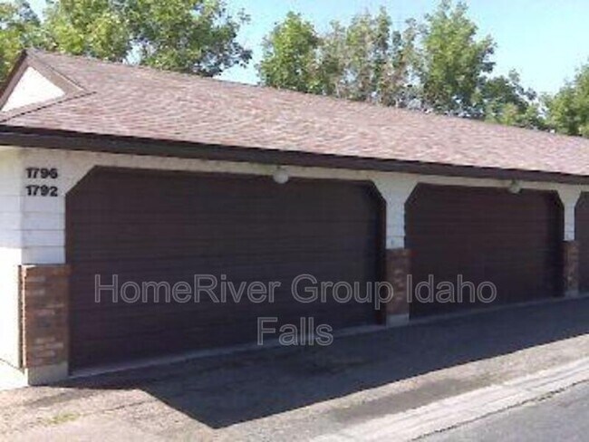 Building Photo - 1760 Hoopes Ave