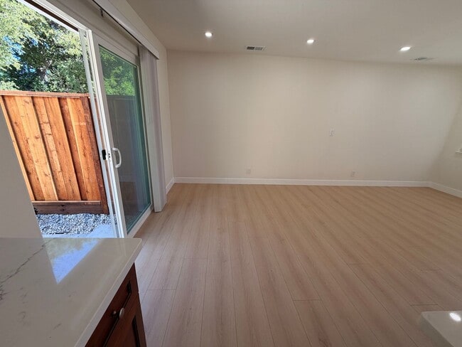 Building Photo - 10121 Craft Dr