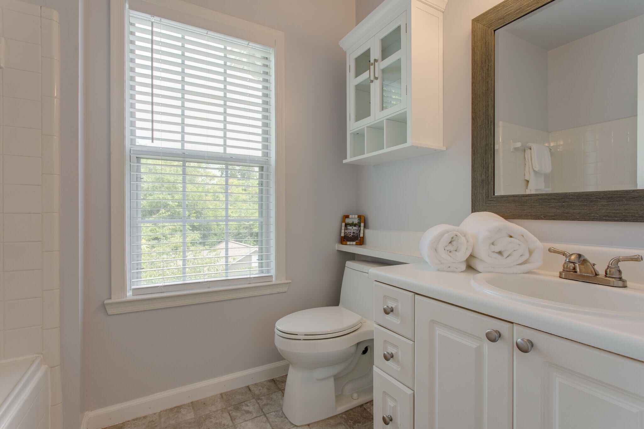 Bathroom - 2025 Woodmont Blvd