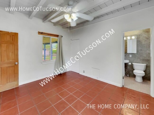 Building Photo - 228 S Country Club Rd