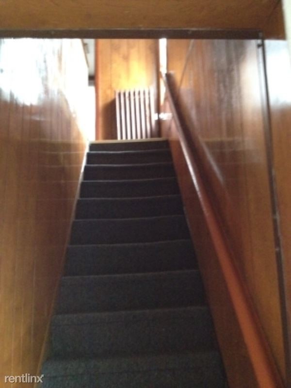 Building Photo - 424 Monroe Ave