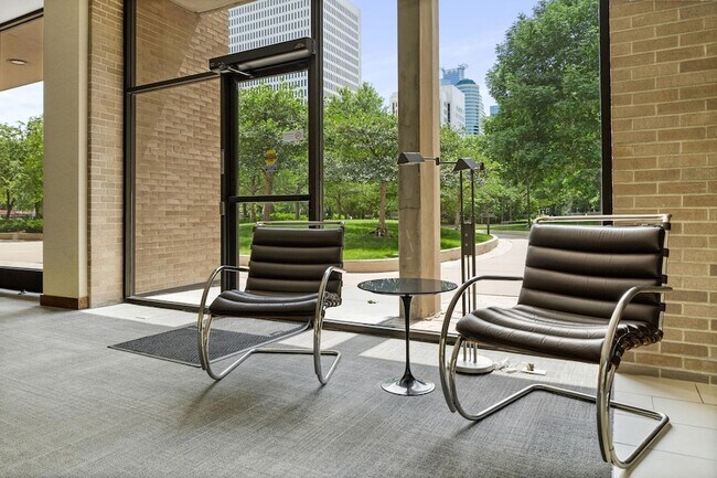 Building Photo - 19 S 1st St