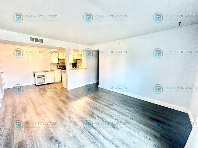 Building Photo - 7680 Bluestone Dr