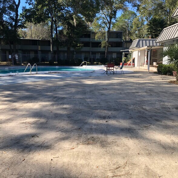 Building Photo - 705 SW 75th St