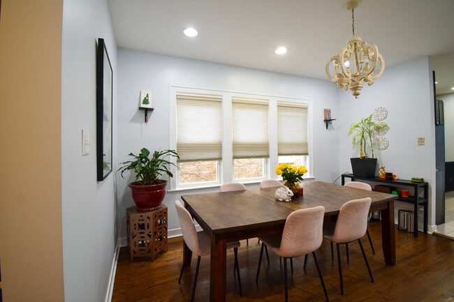 Building Photo - 4947 W Parker Ave