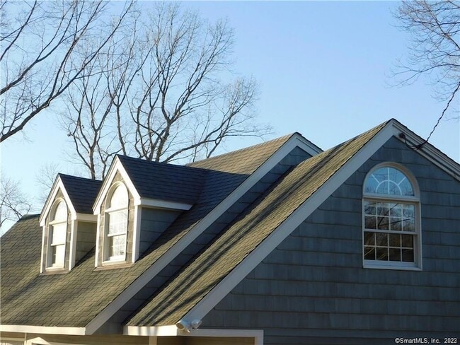 Building Photo - 14 Rocky Point Rd